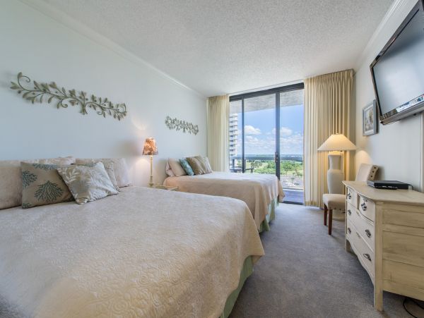 Gulf Views Miramar Vacation Condo Three Bedrooms Sleeps 8