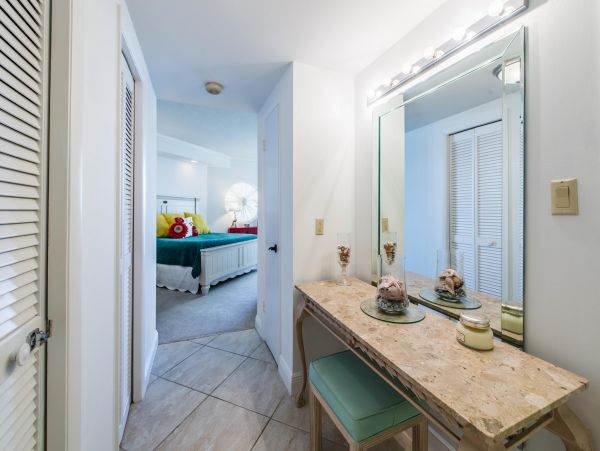 Gulf Views Miramar Vacation Condo Three Bedrooms Sleeps 8