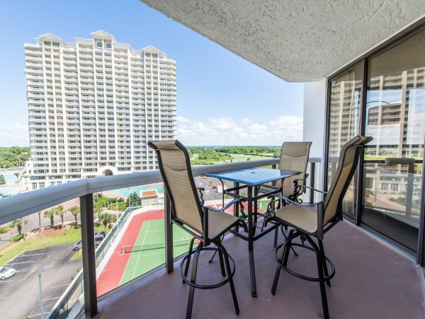 Gulf Views Miramar Vacation Condo Three Bedrooms Sleeps 8