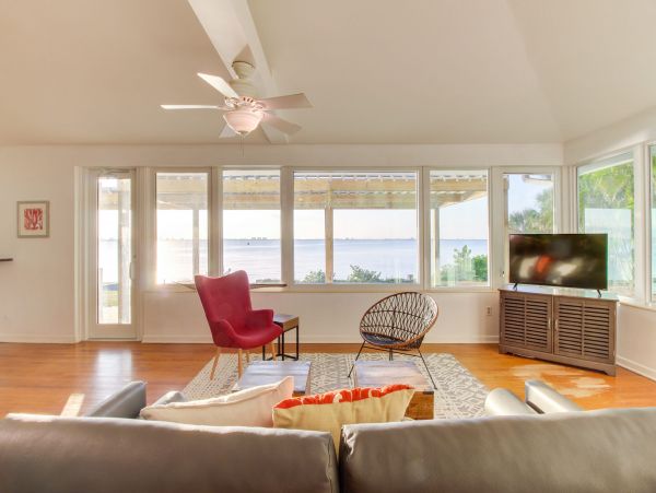 Sarasota Vacation Home Sleeps Six Guests With Bay Views