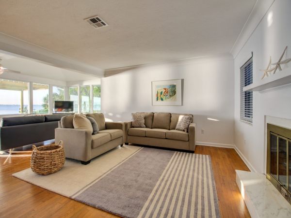 Sarasota Vacation Home Sleeps Six Guests With Bay Views