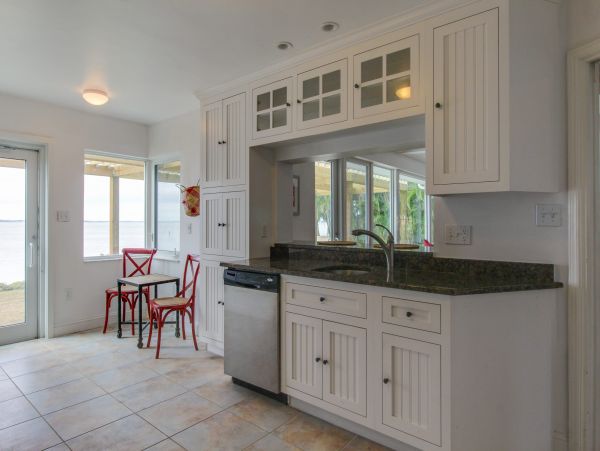 Sarasota Vacation Home Sleeps Six Guests With Bay Views