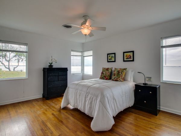 Sarasota Vacation Home Sleeps Six Guests With Bay Views