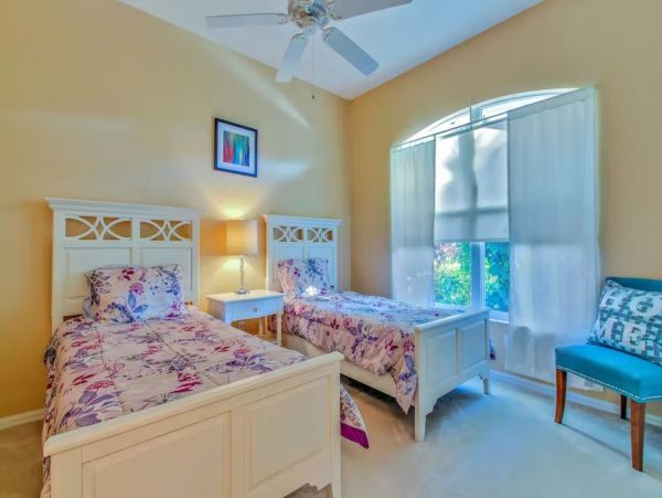 3 Bedroom Vacation Pool Home in Bradenton Sleeps 6