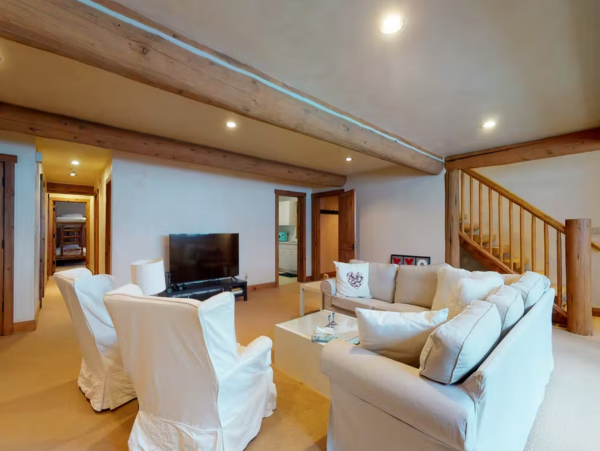 Four Bedroom Plus Den Ski Rental in Vail Sleeps 12 Walk to Lift