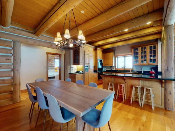 Four Bedroom Plus Den Ski Rental in Vail Sleeps 12 Walk to Lift