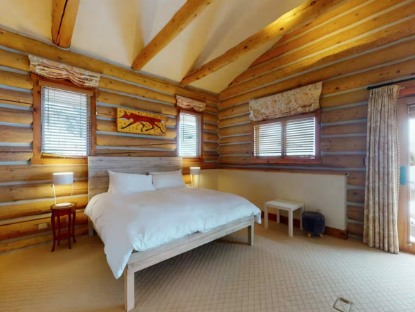 Four Bedroom Plus Den Ski Rental in Vail Sleeps 12 Walk to Lift