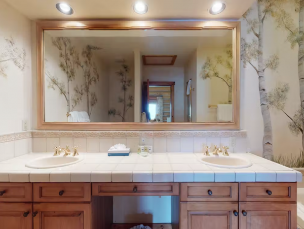Four Bedroom Plus Den Ski Rental in Vail Sleeps 12 Walk to Lift