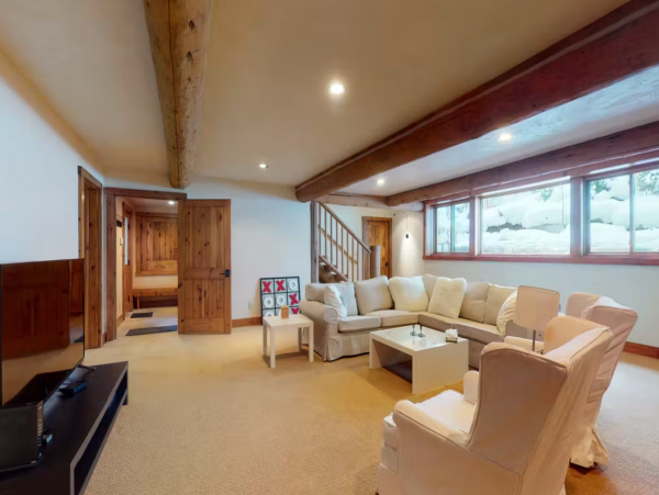 Four Bedroom Plus Den Ski Rental in Vail Sleeps 12 Walk to Lift