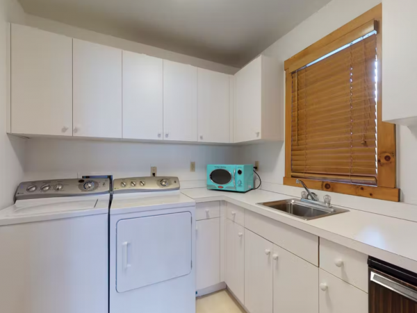 Four Bedroom Plus Den Ski Rental in Vail Sleeps 12 Walk to Lift