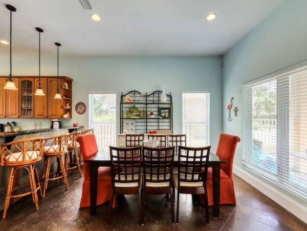 Miramar Beach Deluxe Five Bedroom Vacation Home
