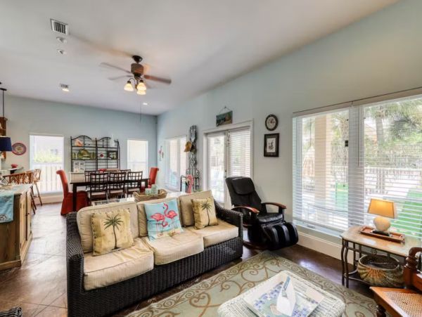Miramar Beach Deluxe Five Bedroom Vacation Home