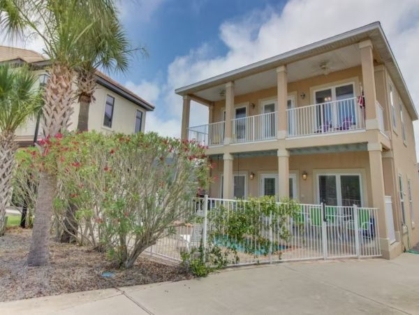 Miramar Beach Deluxe Five Bedroom Vacation Home