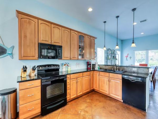 Miramar Beach Deluxe Five Bedroom Vacation Home