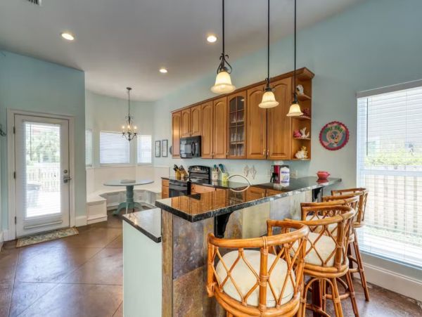 Miramar Beach Deluxe Five Bedroom Vacation Home