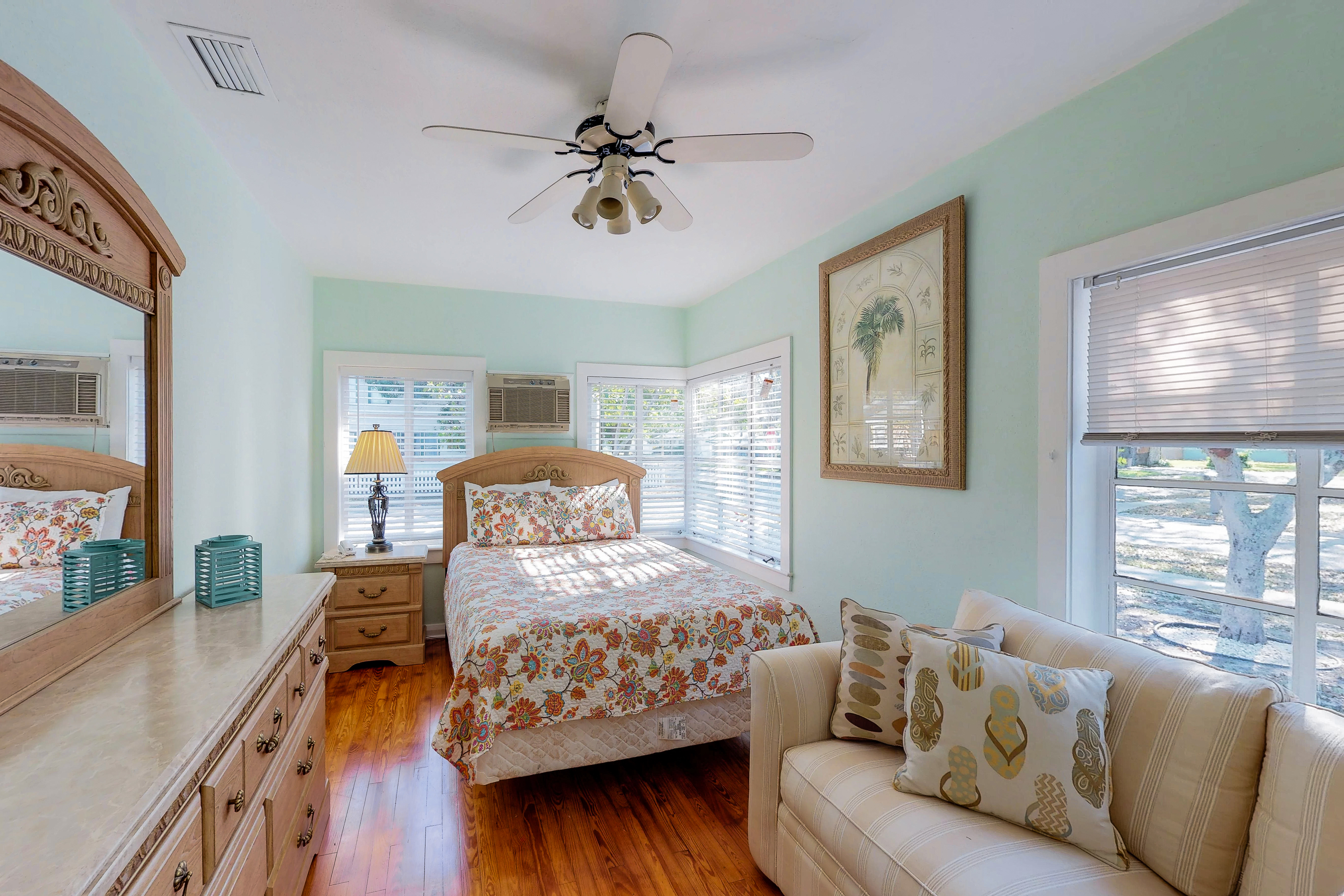 Anna Maria Island Holmes Beach Home 905197