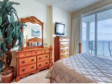 Panama City Vacation Condo Sleeps Ten Guests.