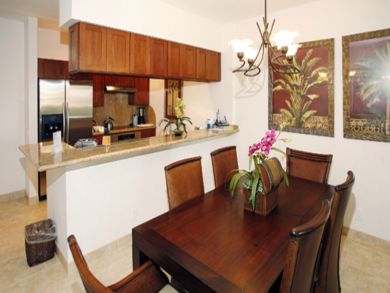 Open plan kitchen & dining area