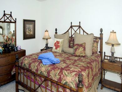 Guest bedroom with king bed