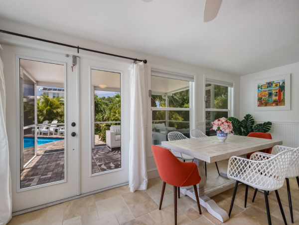 Holmes Beach Lovely Three Bedroom & Pool
