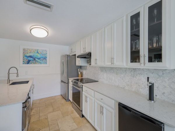 Holmes Beach Lovely Three Bedroom & Pool