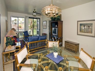 Open plan dining & living area