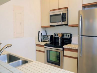 Full kitchen