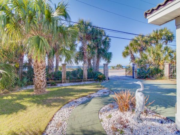 Wonderful Family 3 Bedroom Home Sleeps 16