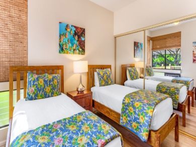 Bedroom with 2 twin beds