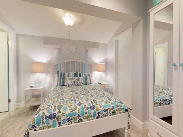 Keys Vacation Home Sleeps 14 Private Beach