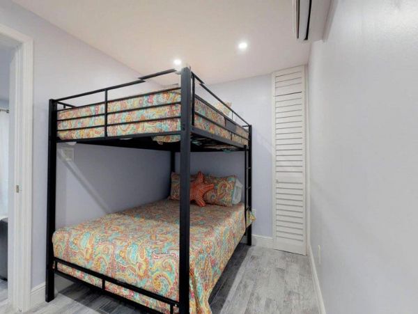 Keys Vacation Home Sleeps 14 Private Beach
