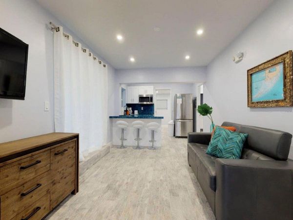 Keys Vacation Home Sleeps 14 Private Beach