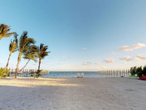 Keys Vacation Home Sleeps 14 Private Beach