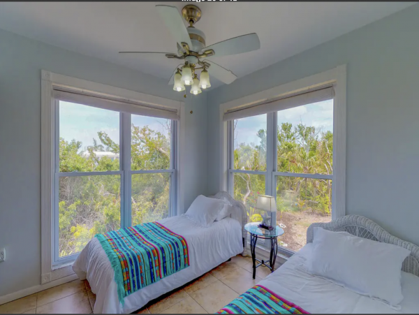 BeachFront Keys Villa Luxury With Pool