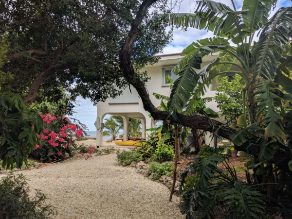 BeachFront Keys Villa Luxury With Pool
