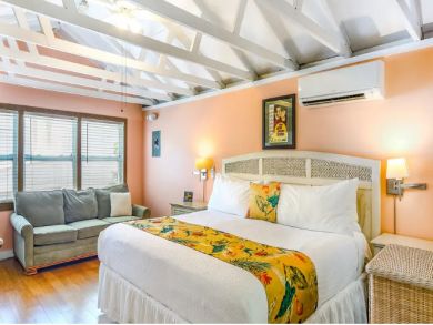 Key West Estate Perfect for Groups! 5 Separate Rentals