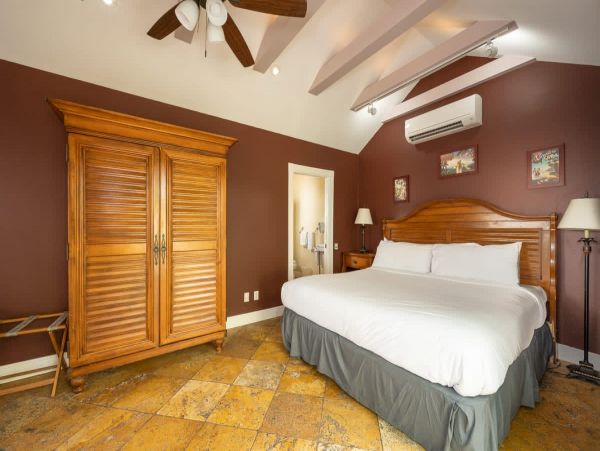 Key West Vacation Home Five Bedroom with Pool
