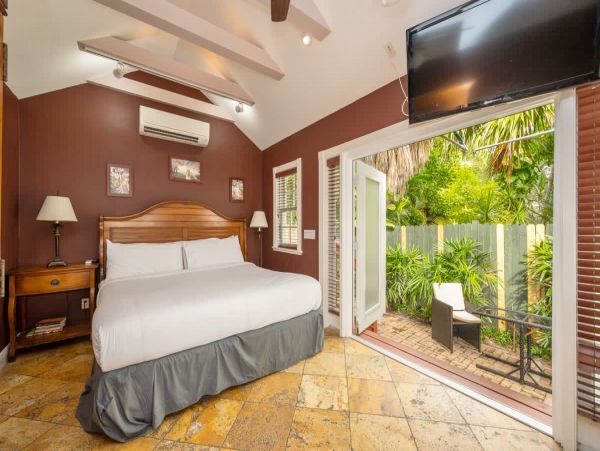 Key West Vacation Home Five Bedroom with Pool