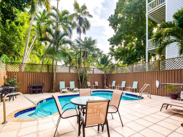 Key West Nine Bedroom Vacation Pool Rental Sleeps 18