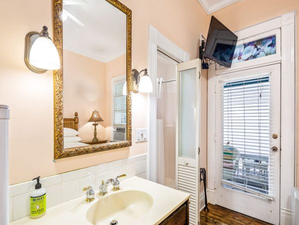Key West Nine Bedroom Vacation Pool Rental Sleeps 18