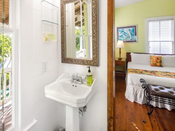 Key West Nine Bedroom Vacation Pool Rental Sleeps 18