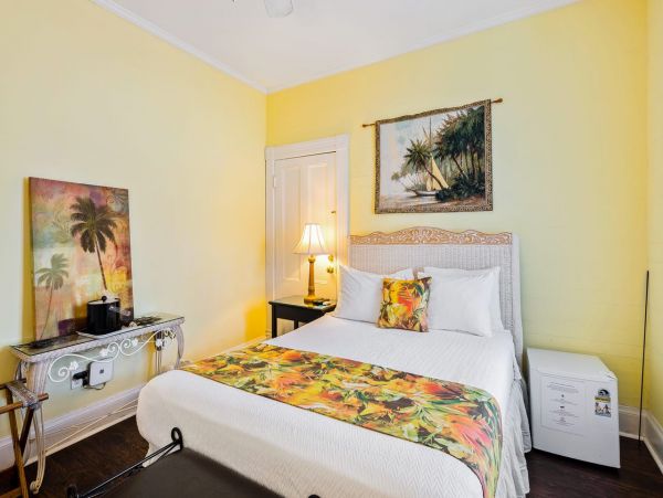 Key West Nine Bedroom Vacation Pool Rental Sleeps 18