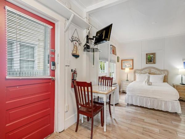 Key West Vacation Home Sleeps 4 Guests