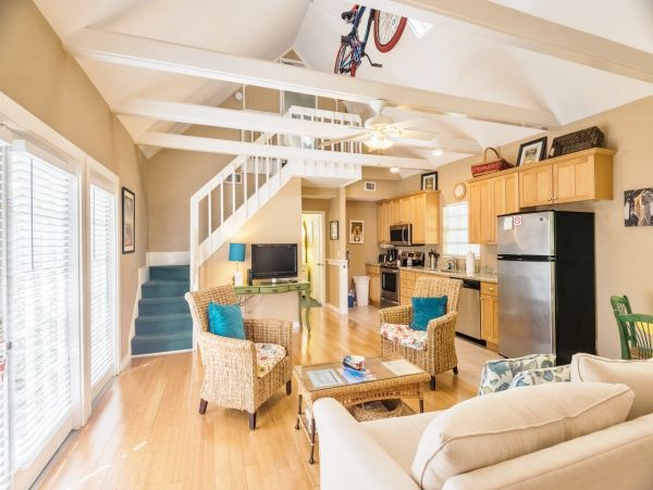 Twelve Bedrooms Key West Vacation Pool Home Sleeps 36 Guests