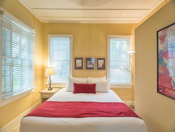 Twelve Bedrooms Key West Vacation Pool Home Sleeps 36 Guests