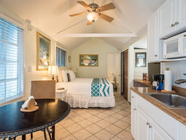 Twelve Bedrooms Key West Vacation Pool Home Sleeps 36 Guests