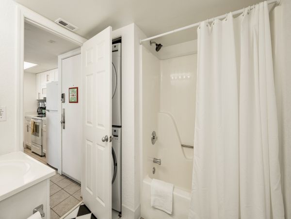 Two Bedroom Vacation Condo on Key West - Pool & Tennis