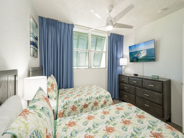 Two Bedroom Vacation Condo on Key West - Pool & Tennis
