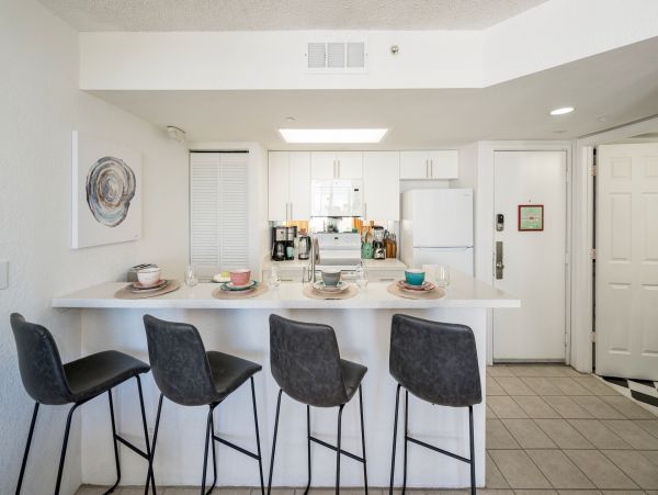 Two Bedroom Vacation Condo on Key West - Pool & Tennis