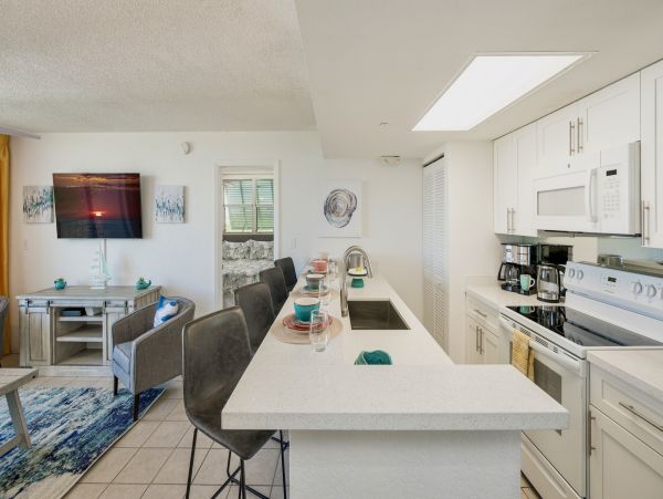 Two Bedroom Vacation Condo on Key West - Pool & Tennis